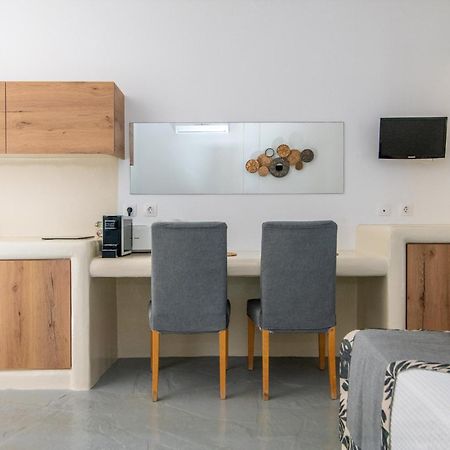 Big Blue Suites & Apartments Kionia Extérieur photo