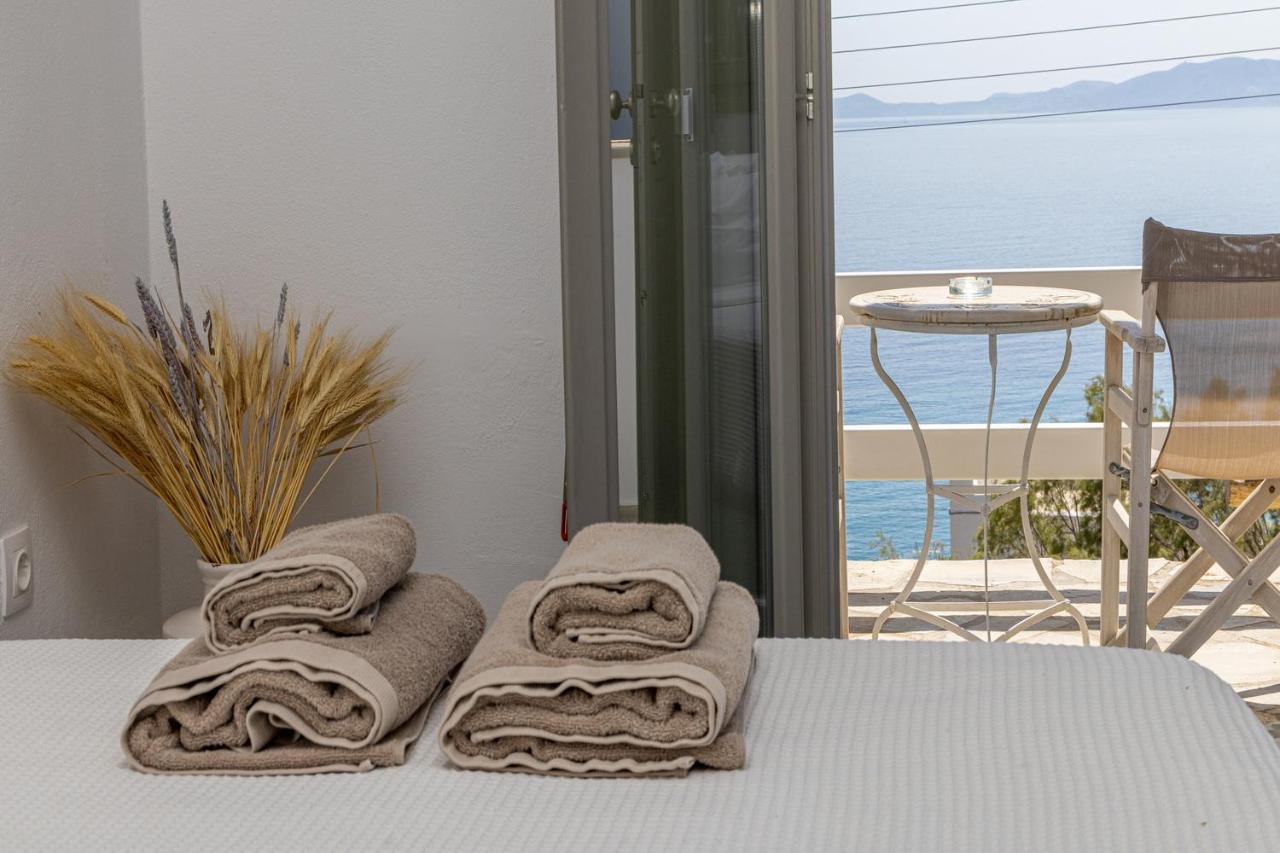 Big Blue Suites & Apartments Kionia Extérieur photo