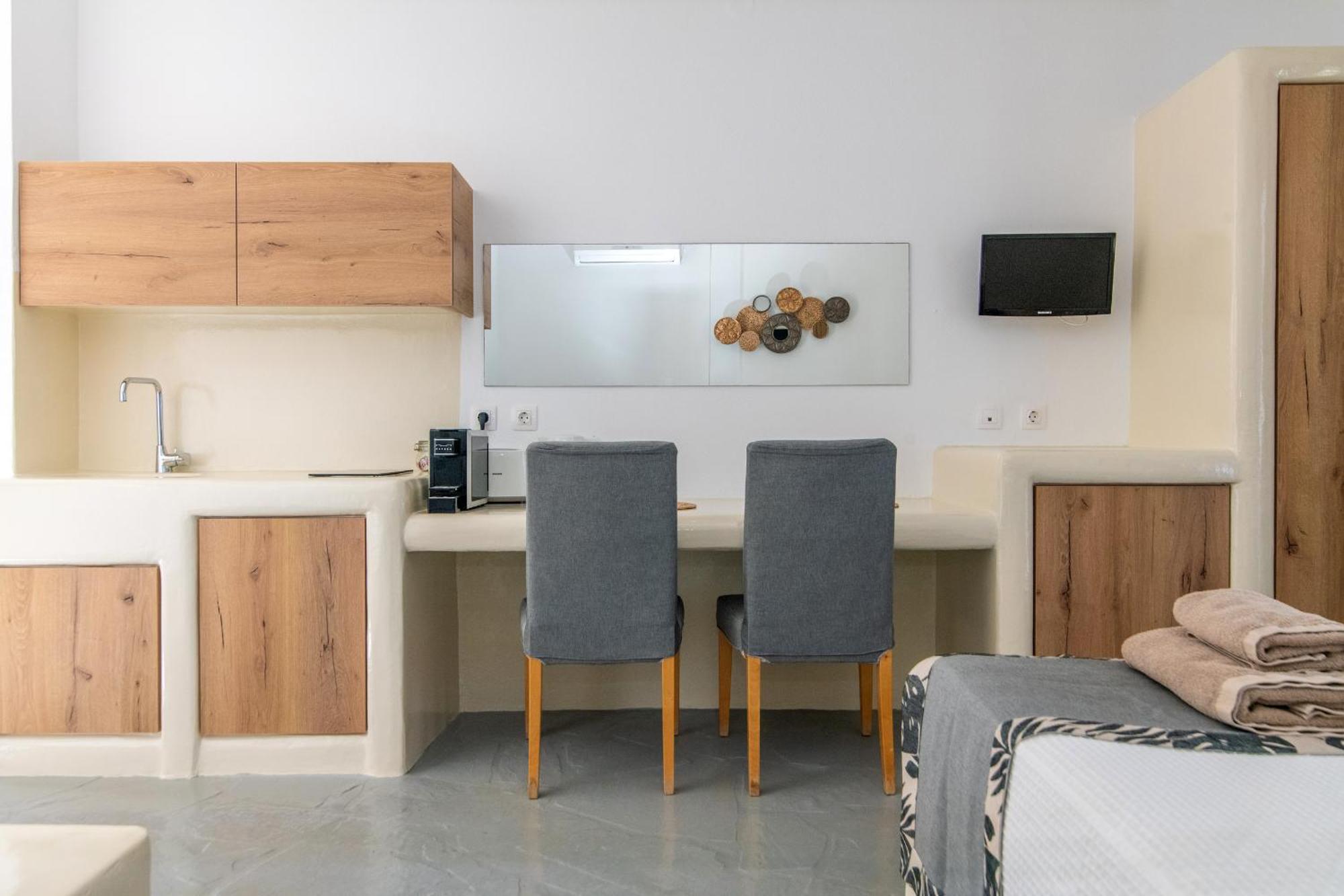 Big Blue Suites & Apartments Kionia Extérieur photo