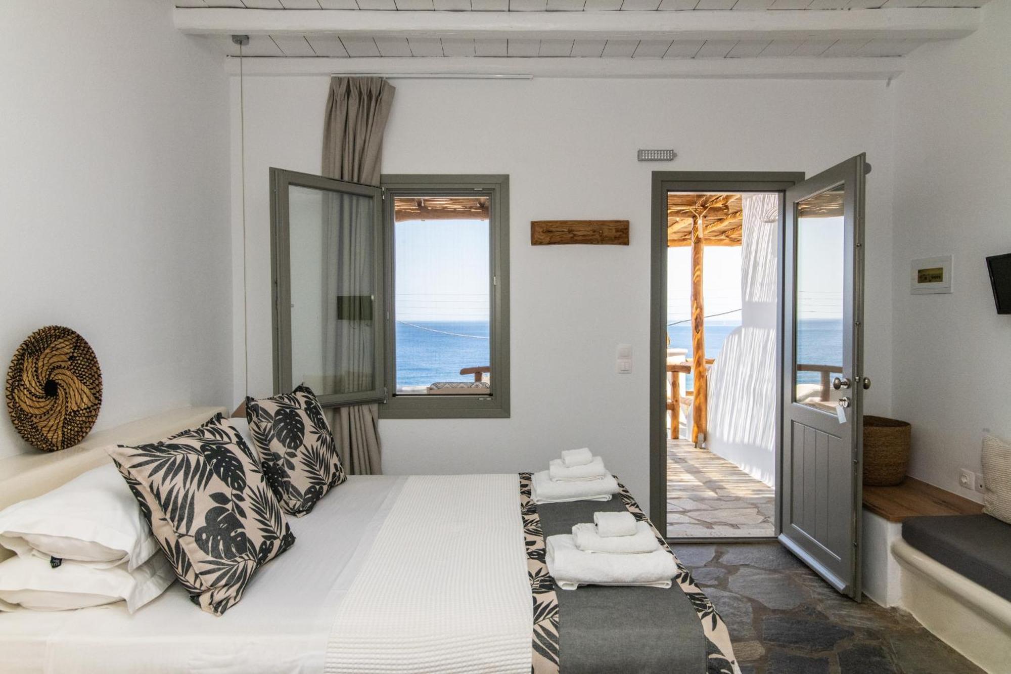 Big Blue Suites & Apartments Kionia Extérieur photo